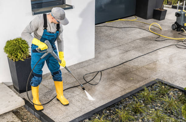 Best Deck Pressure Washing  in Knoxville, IA
